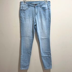6 Reg Old Navy Rockstar Lightwash Denim